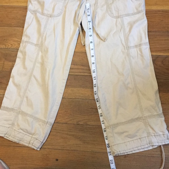 Hollister cropped khakis - Picture 7 of 10